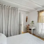Seaspray House , Serifos