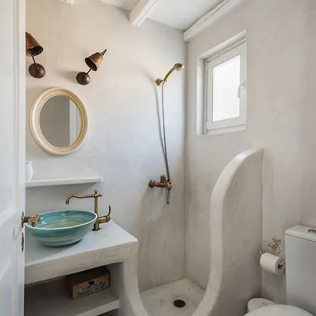 Seaspray House , Serifos