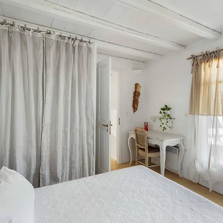 Seaspray House , Serifos